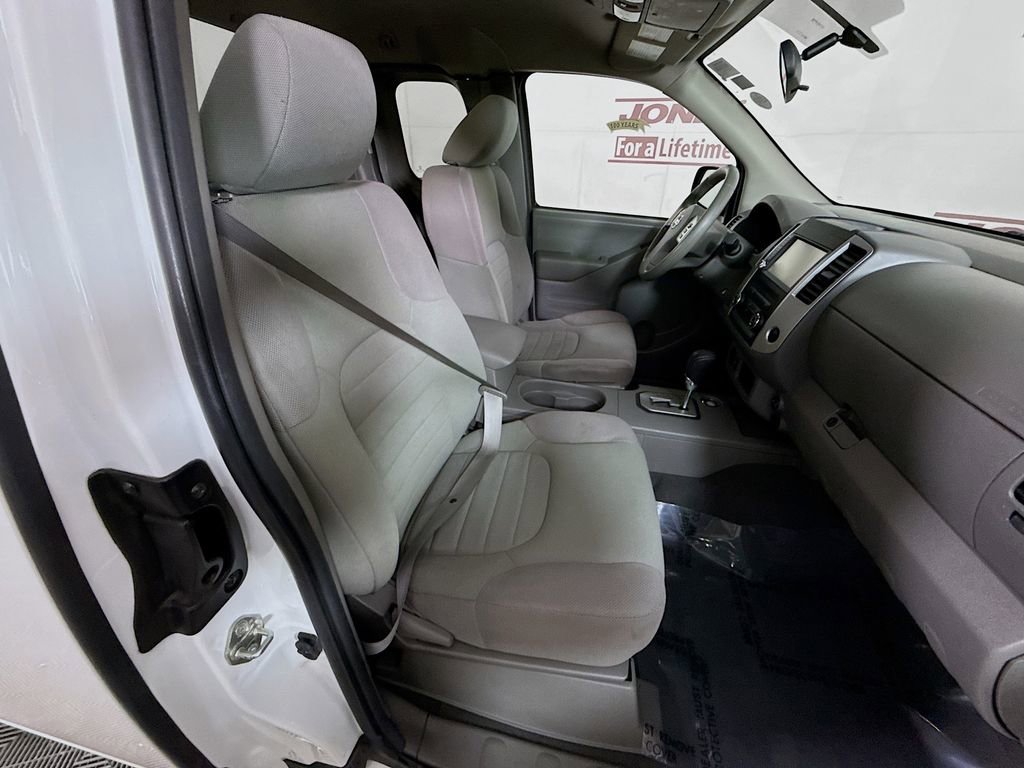 Used 2020 Nissan Frontier S image 29