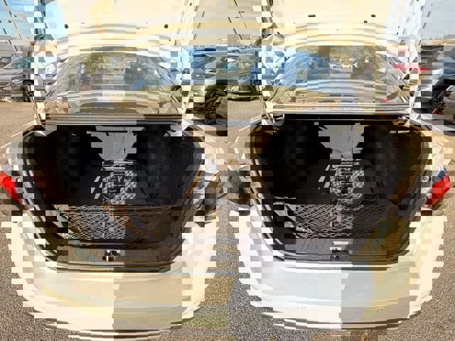 New 2025 Nissan Versa SR w/ Trunk Package image 14