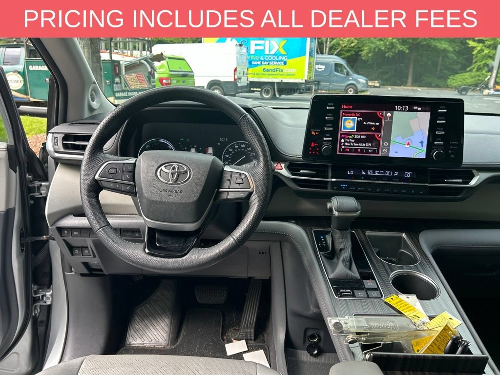 Certified 2021 Toyota Sienna Limited FWD image 2