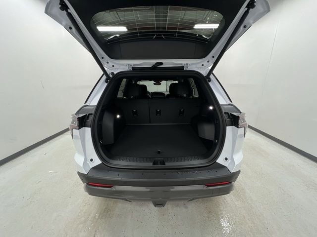 New 2026 Chevrolet Equinox ACTIV w/ Convenience Package III AWD/4WD image 25