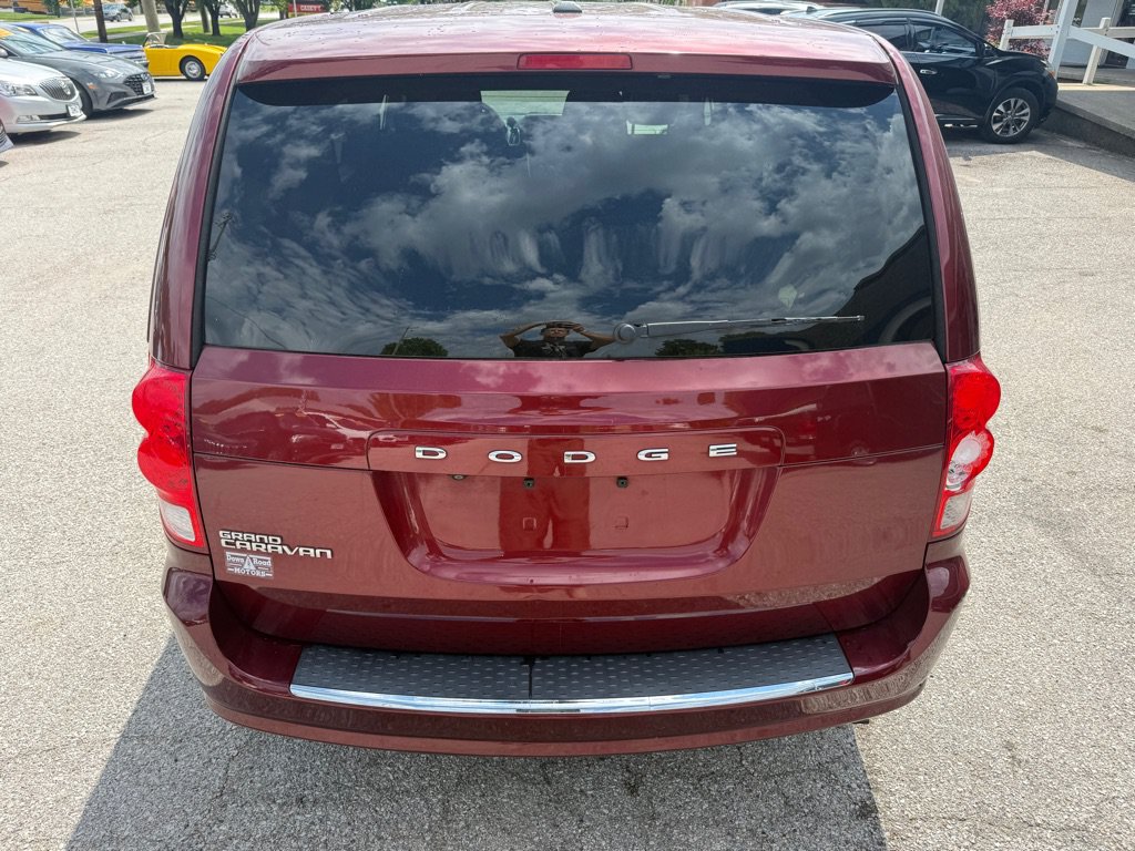 Used 2018 Dodge Grand Caravan SE w/ UConnect Hands-Free Group FWD image 7