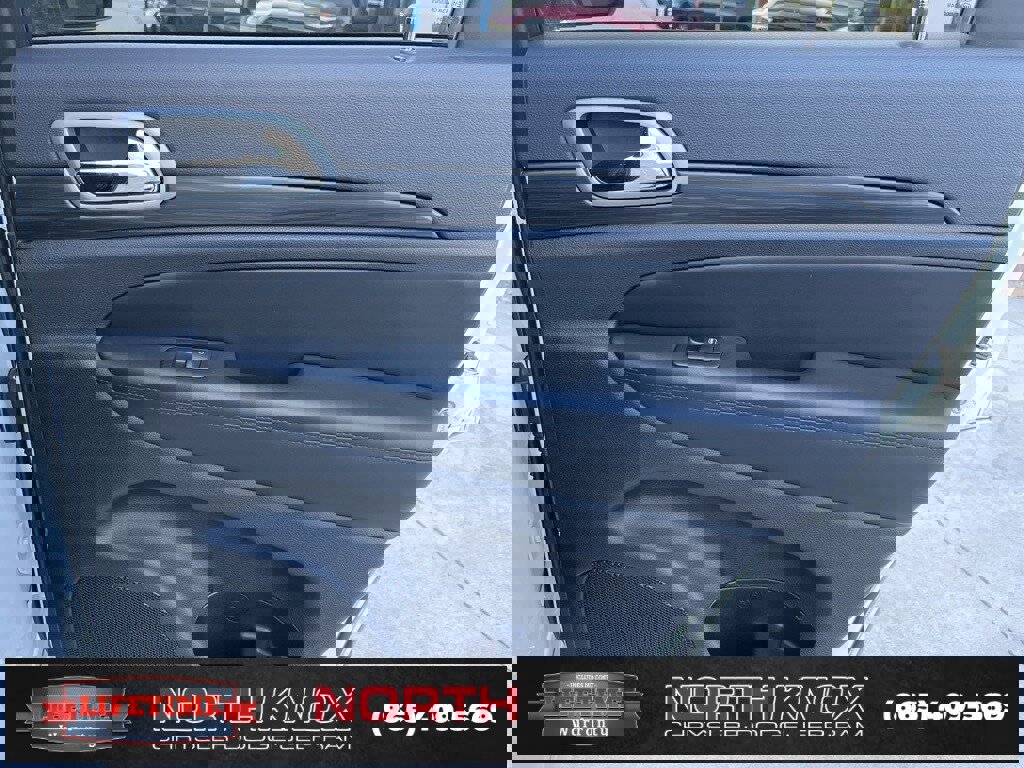 Used 2021 Jeep Grand Cherokee Laredo X image 25