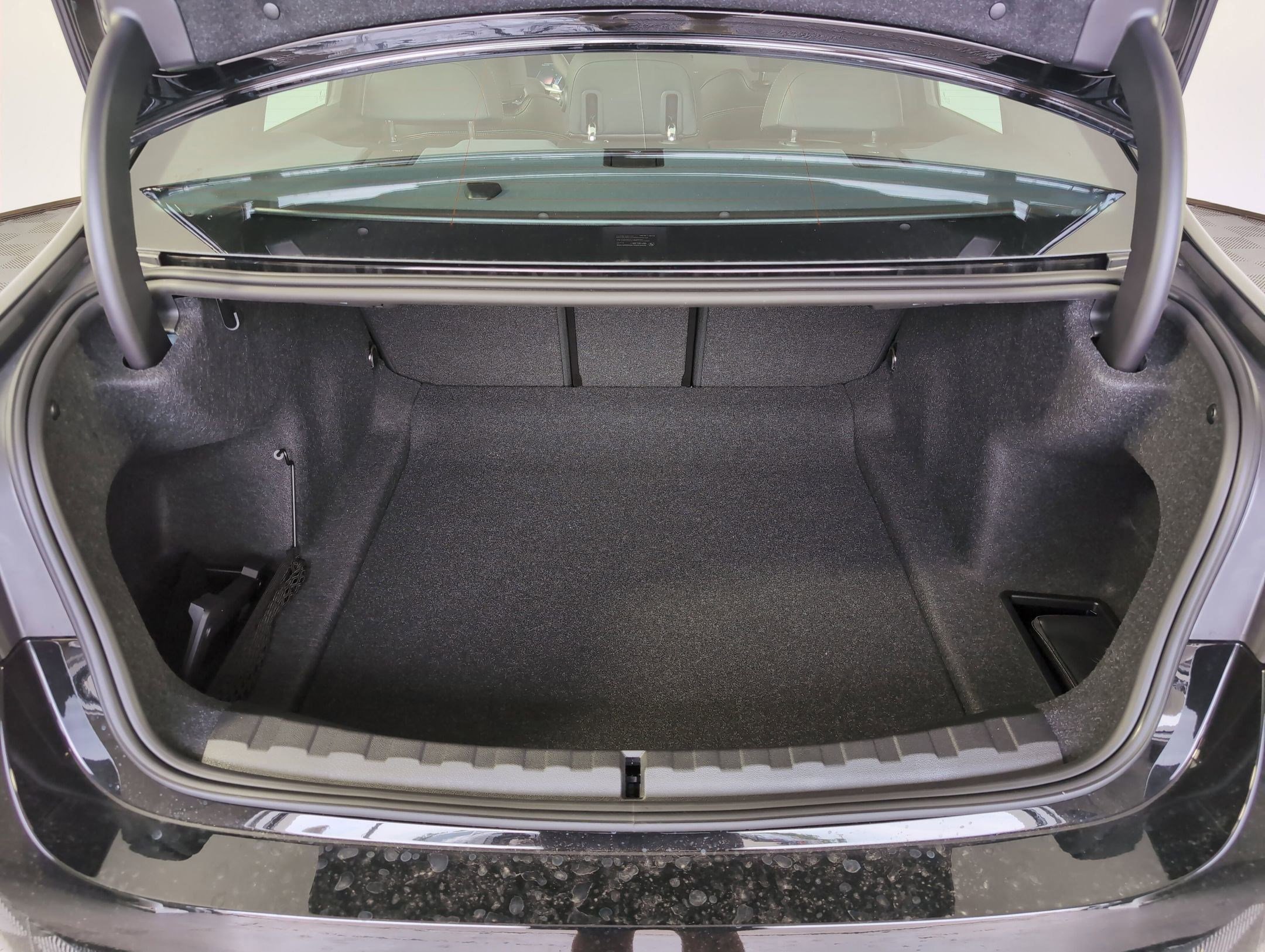 Used 2025 BMW 330i Sedan w/ Convenience Package image 30