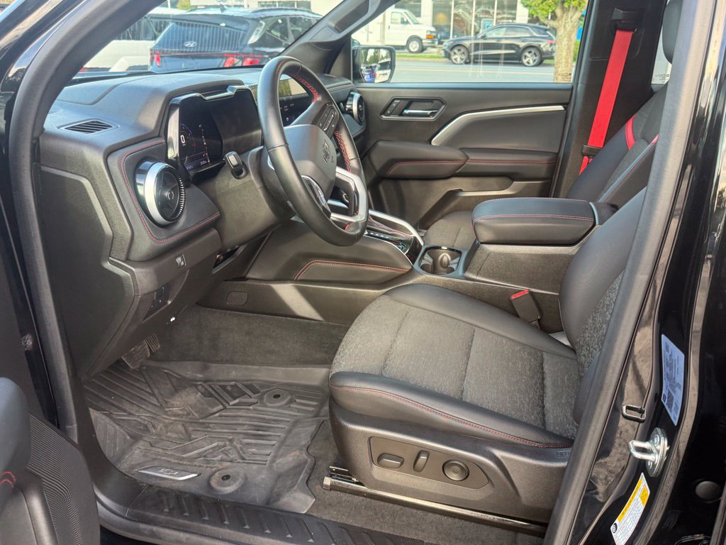 Used 2023 Chevrolet Colorado Z71 w/ Z71 Convenience Package 2 AWD/4WD image 14