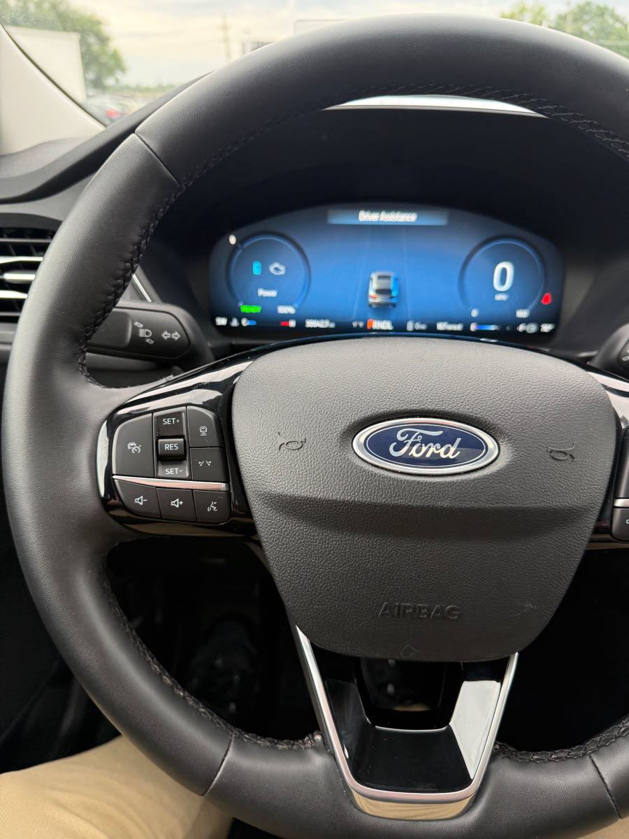 Used 2023 Ford Escape SE w/ PHEV Premium Package FWD image 15