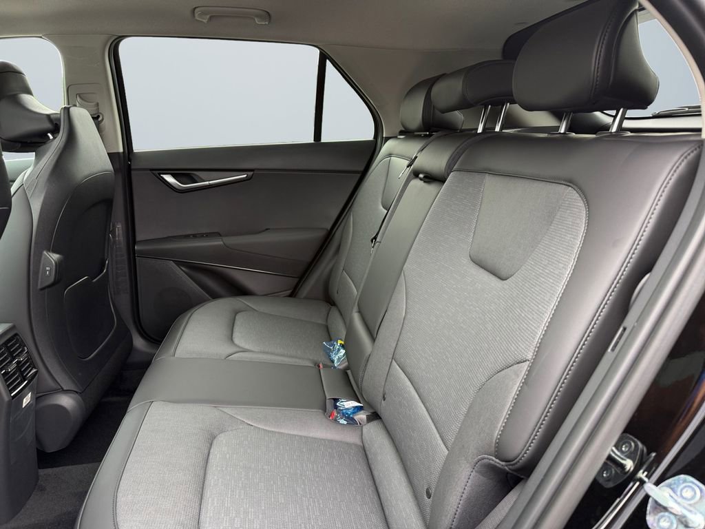 New 2025 Kia Niro SX Touring FWD image 13
