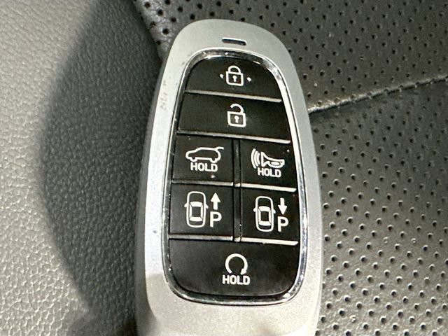 Used 2022 Hyundai Santa Fe Limited AWD/4WD image 18
