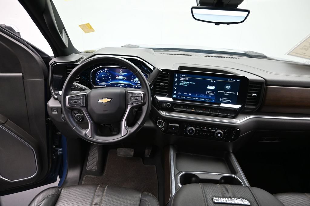 Used 2025 Chevrolet Silverado 2500 High Country w/ Technology Package AWD/4WD image 20