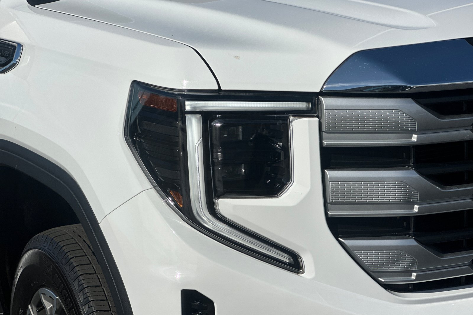 Used 2024 GMC Sierra 1500 SLE AWD/4WD image 43