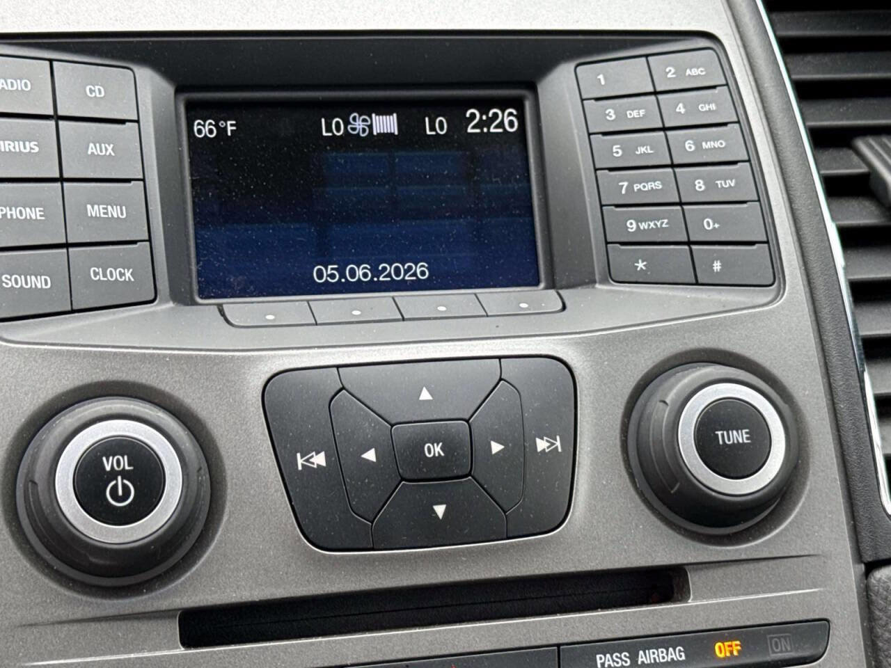 Used 2015 Ford Taurus SEL AWD/4WD image 21