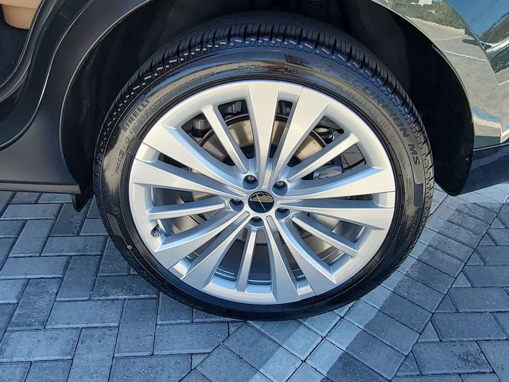 New 2026 Land Rover Range Rover SE image 14