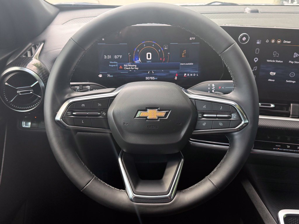 Used 2025 Chevrolet Equinox LT w/ Safety and Technology Package FWD image 16