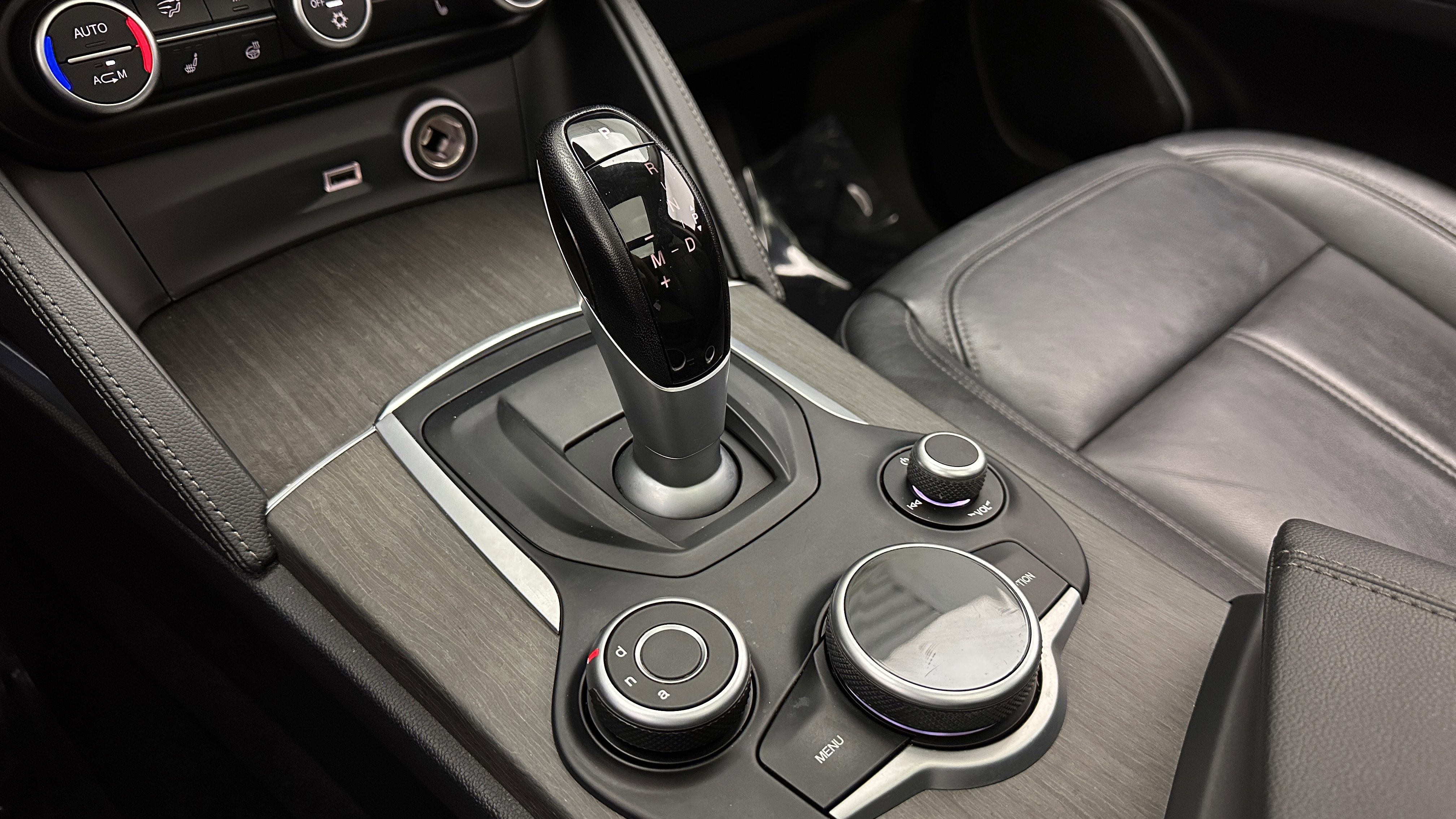 Used 2018 Alfa Romeo Stelvio Ti image 17