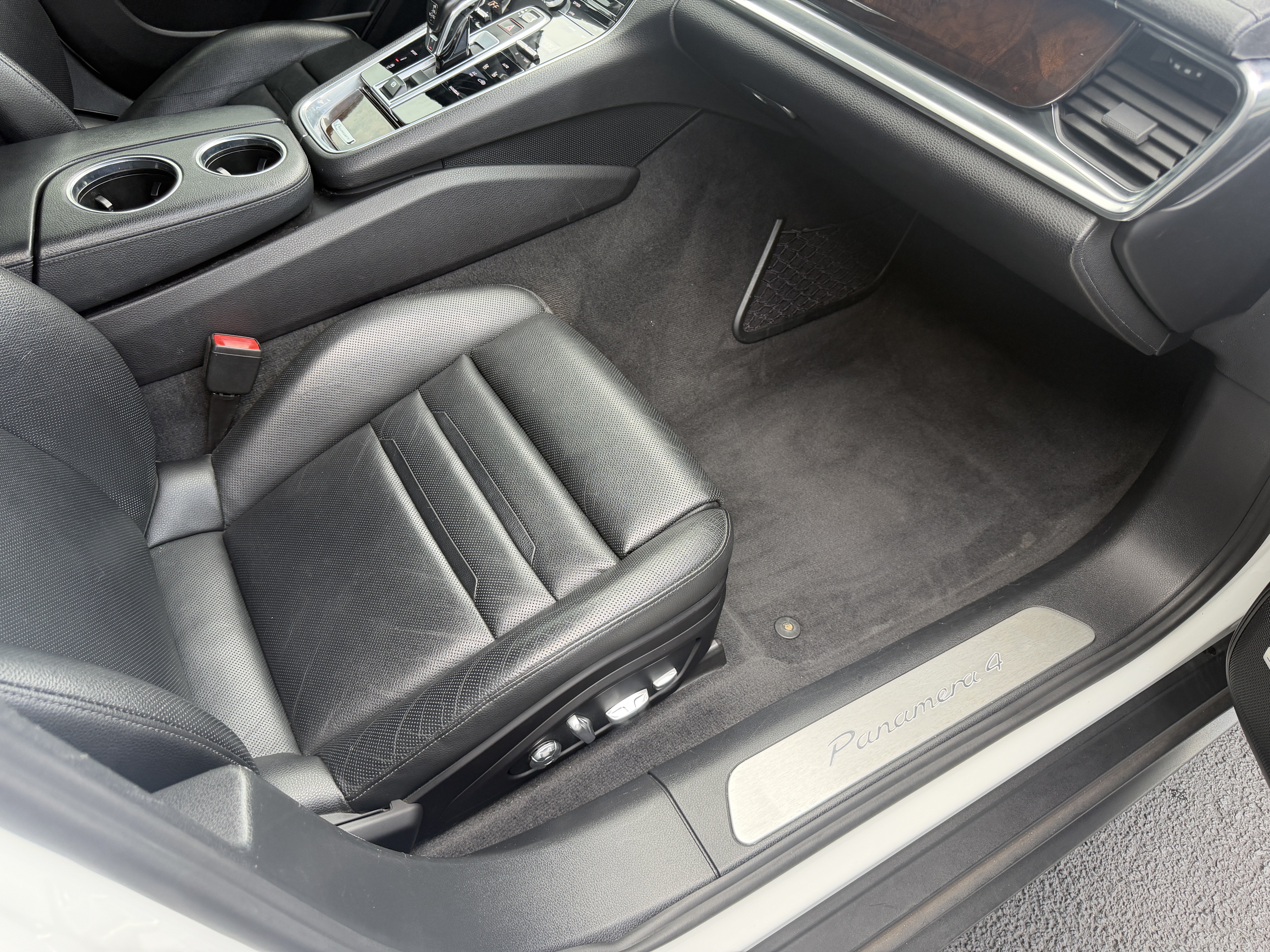 Certified 2018 Porsche Panamera 4 AWD/4WD image 22