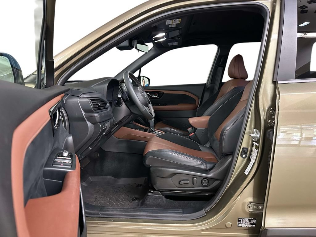 Used 2025 Subaru Forester Touring w/ Popular Package - Touring AWD/4WD image 8