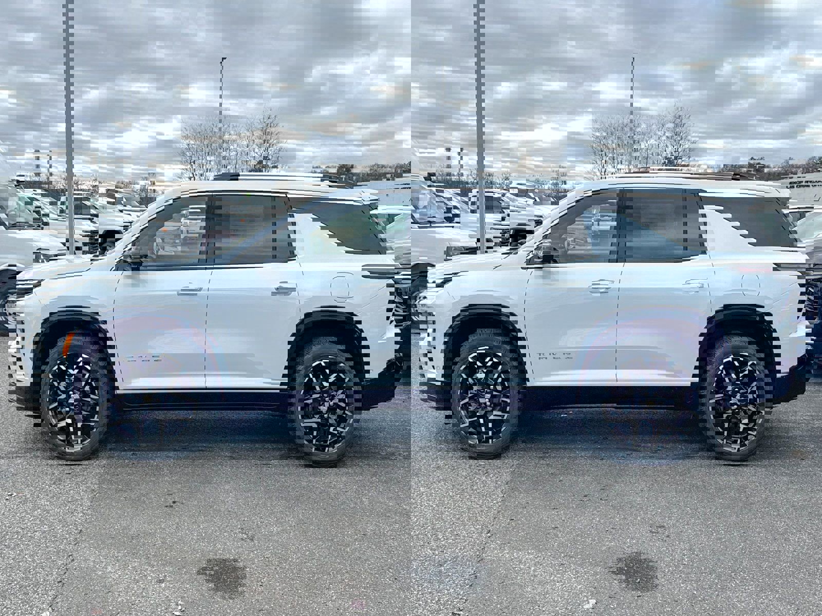 New 2026 Chevrolet Traverse High Country w/ LPO, Floor Liner Package AWD/4WD image 4