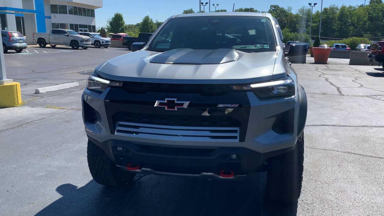 Certified 2024 Chevrolet Colorado ZR2 AWD/4WD image 3