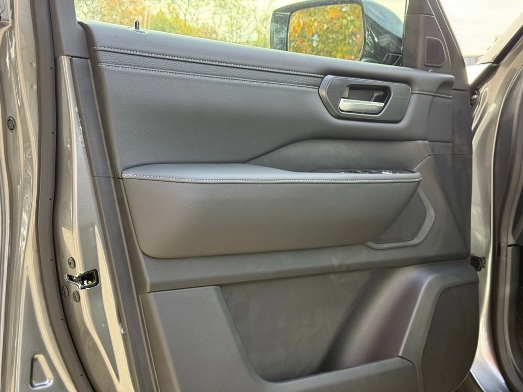 New 2026 Nissan Armada SV image 23