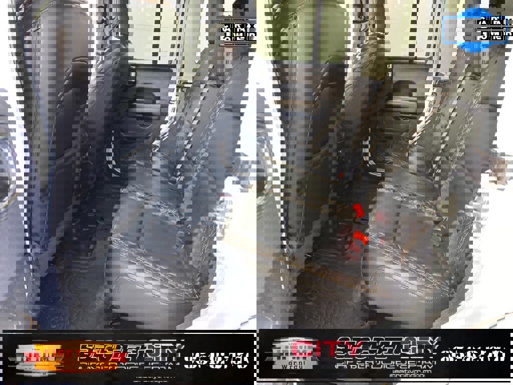 Used 2022 Jeep Wrangler Unlimited Sahara image 31