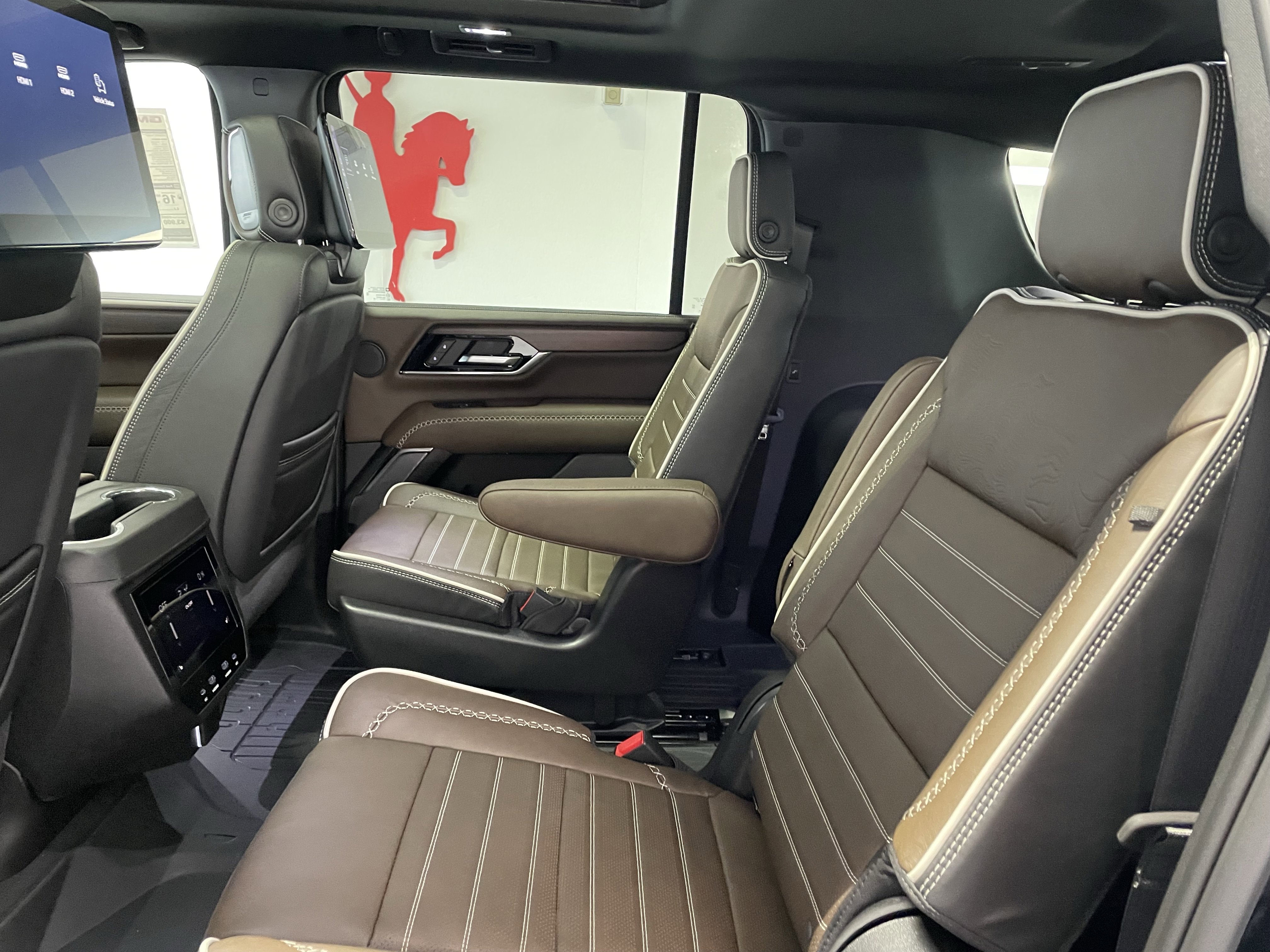 New 2026 GMC Yukon XL Denali Ultimate w/ LPO, Floor Liner Package AWD/4WD image 12