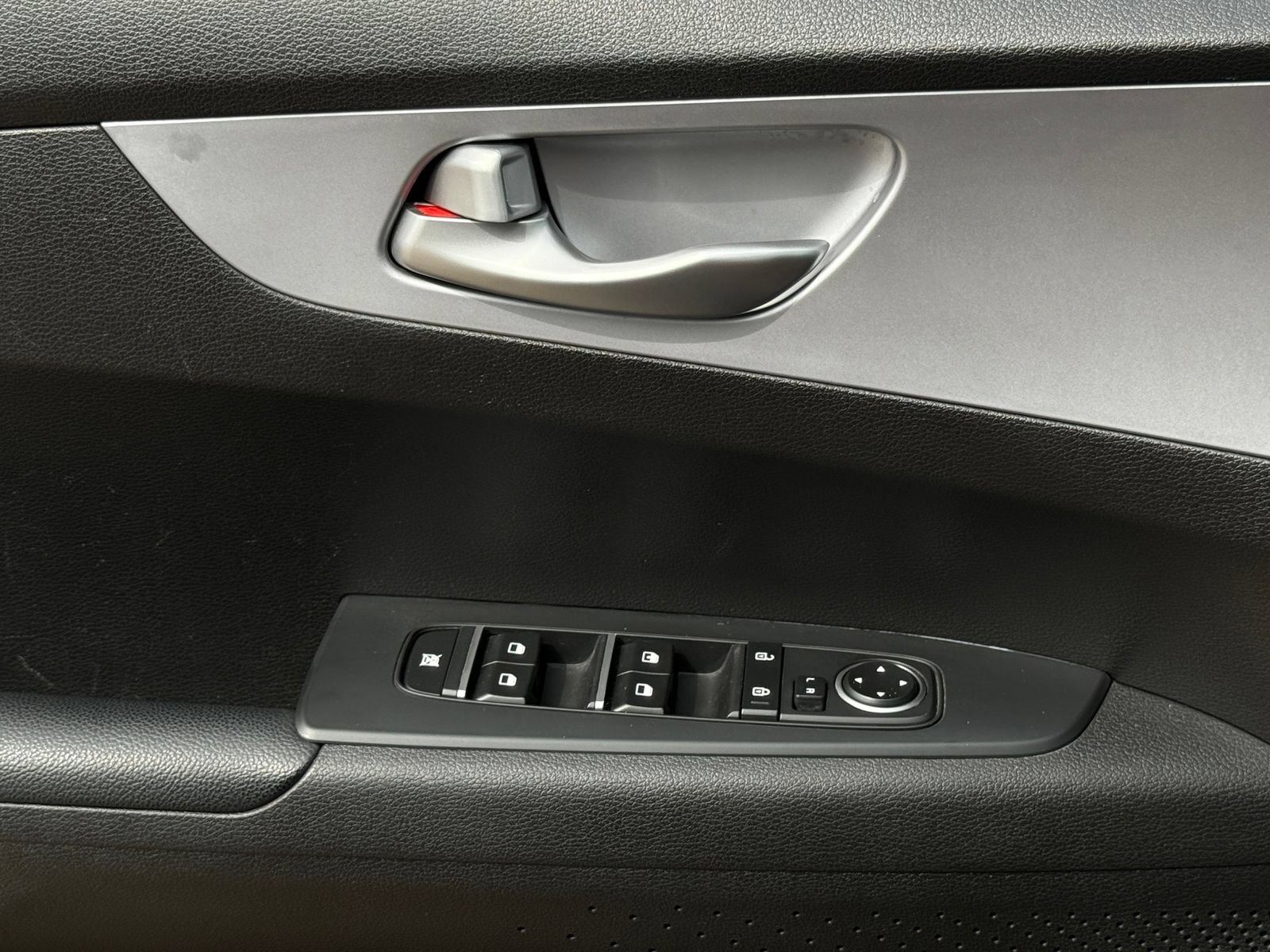 Used 2024 Kia Forte LX FWD image 22