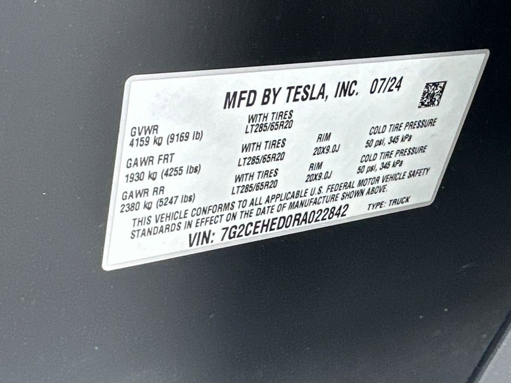 Used 2024 Tesla Cybertruck AWD Crew Cab image 32