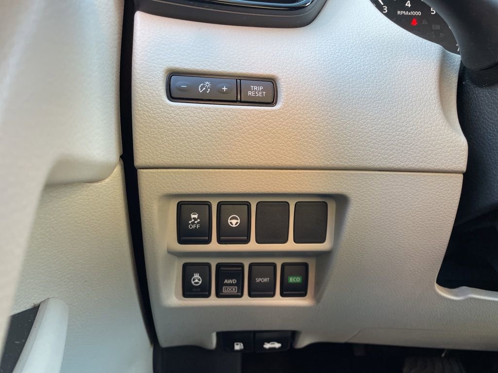 Used 2022 Nissan Rogue Sport SL image 24