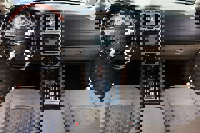 Used 2006 Chrysler 300 C w/ Protection Group II RWD image 24