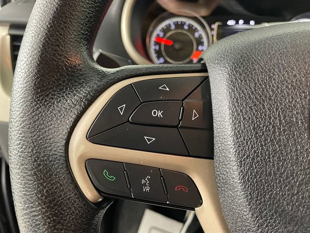 Used 2015 Jeep Cherokee Sport FWD image 11