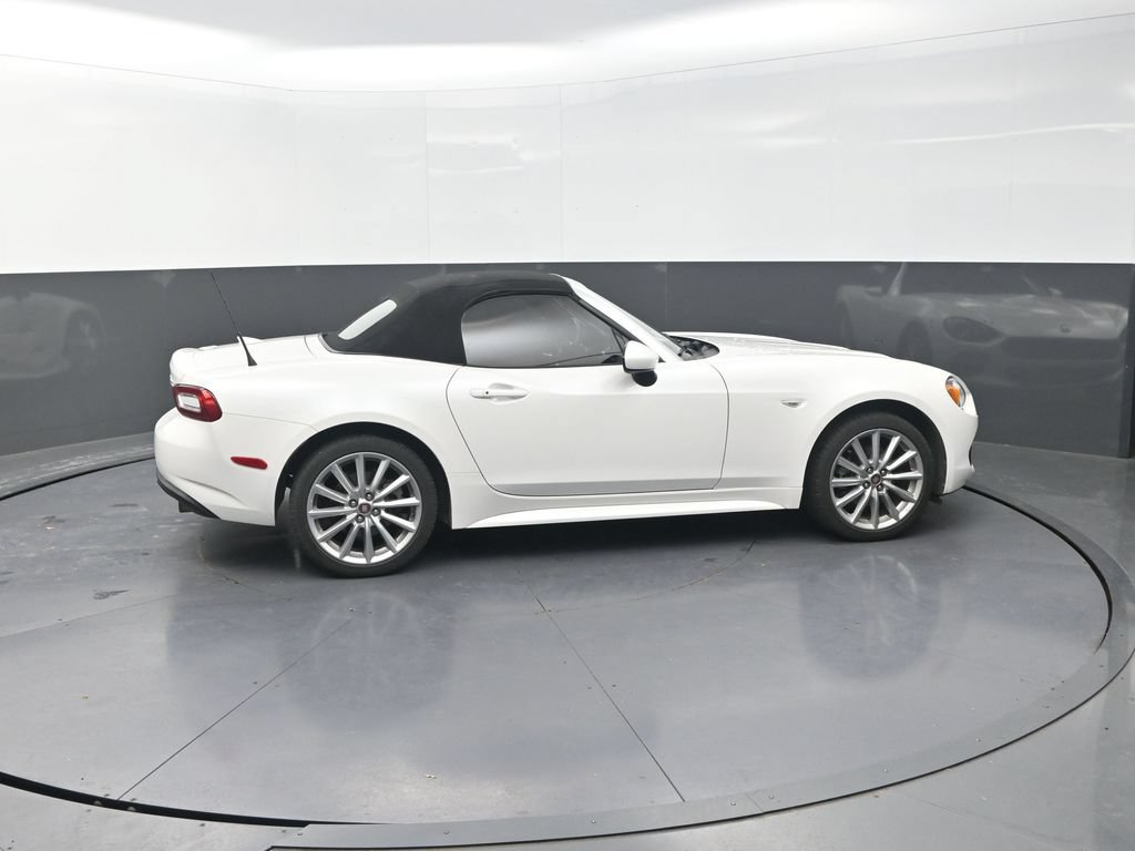Used 2019 FIAT 124 Spider Lusso w/ Navigation & Sound Group RWD image 12