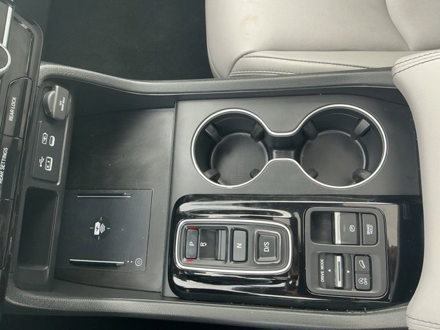 Used 2025 Honda Pilot Touring image 18