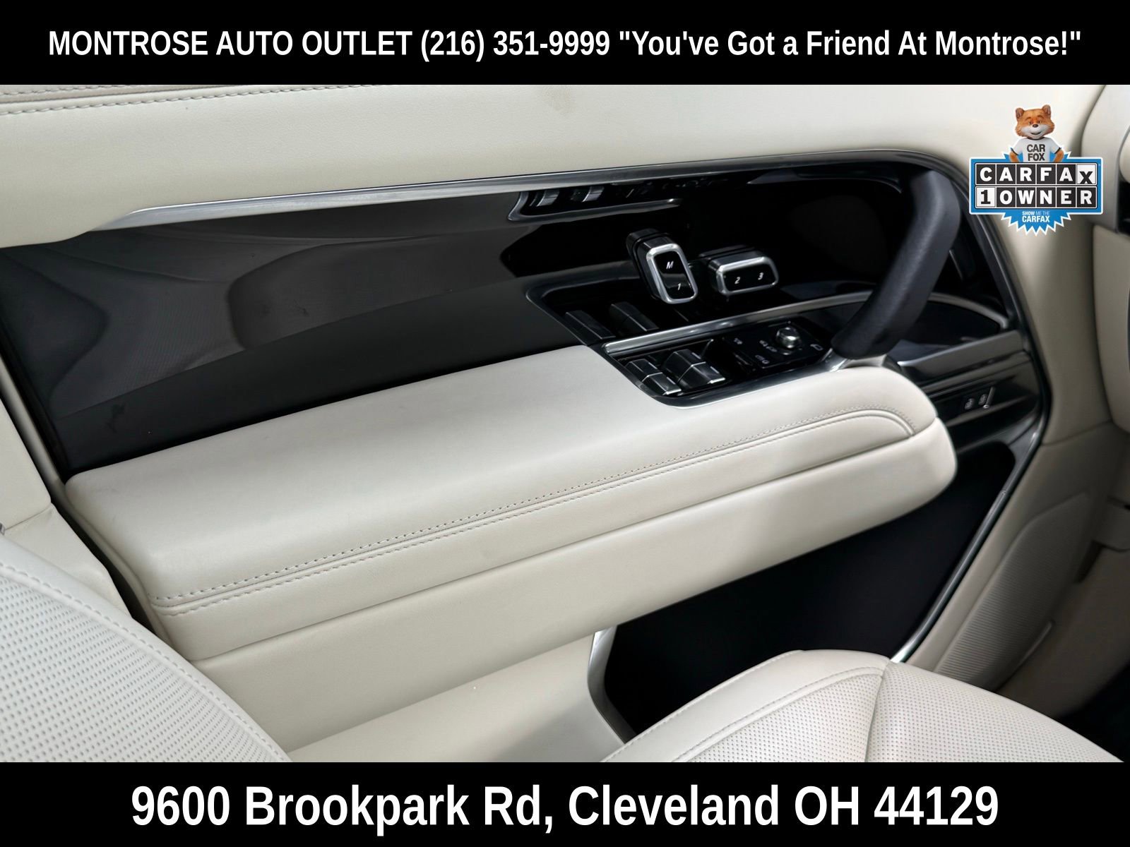 Used 2025 Land Rover Range Rover SE image 36