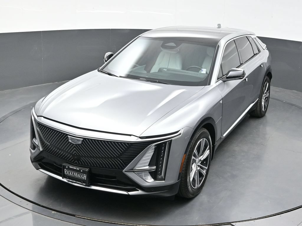 Certified 2024 Cadillac Lyriq Luxury AWD/4WD image 33