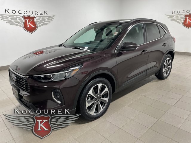 Used 2023 Ford Escape Platinum image 3