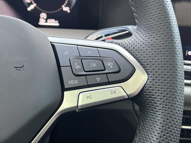 New 2026 Volkswagen Tiguan SE R-Line FWD image 15