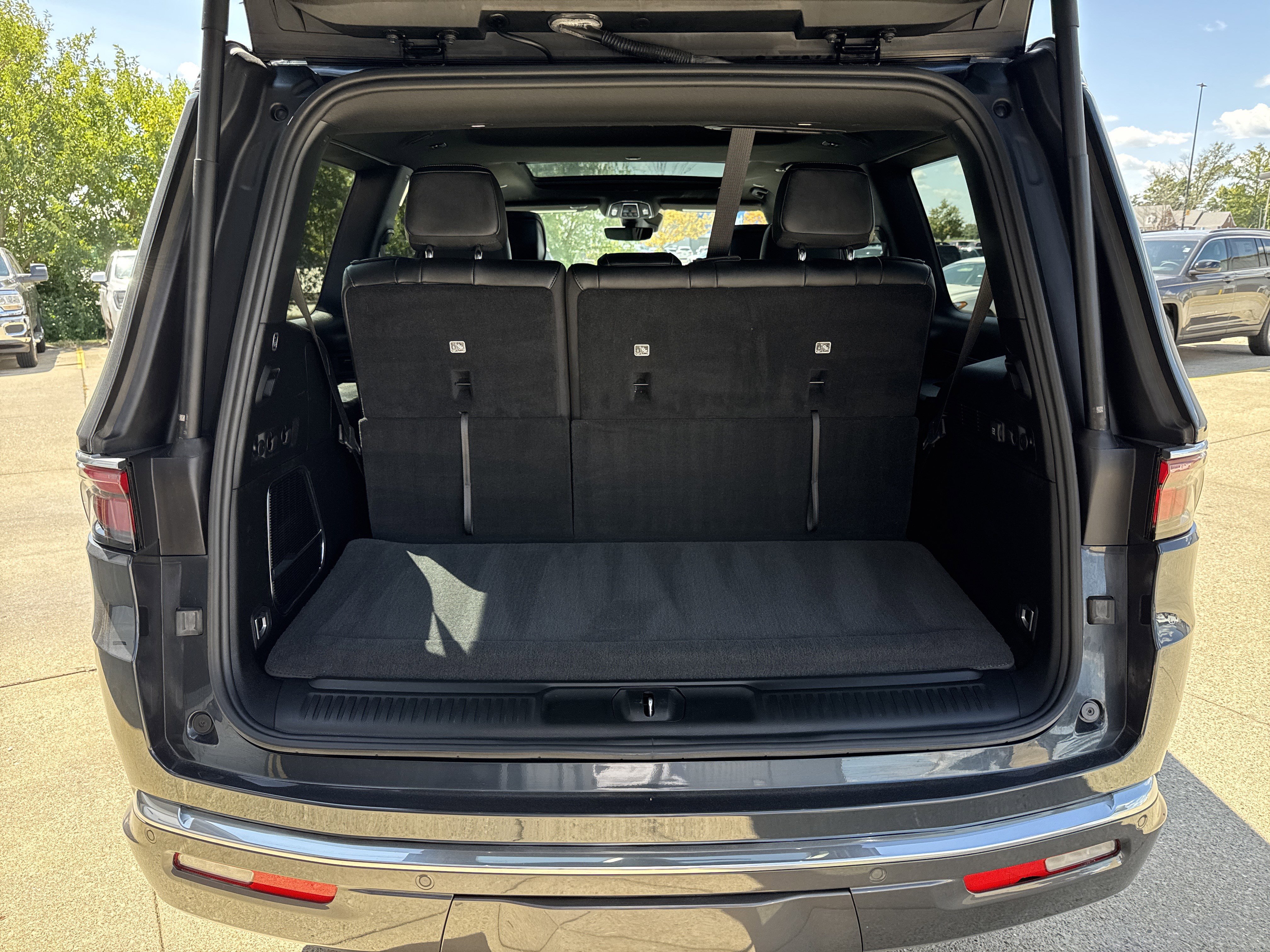 Used 2022 Jeep Wagoneer Series I w/ Premium Group I image 23