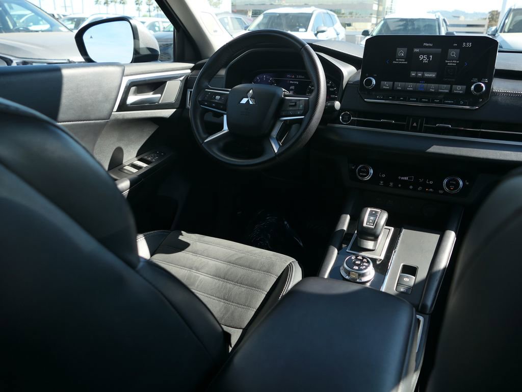 Used 2024 Mitsubishi Outlander SE AWD/4WD image 27