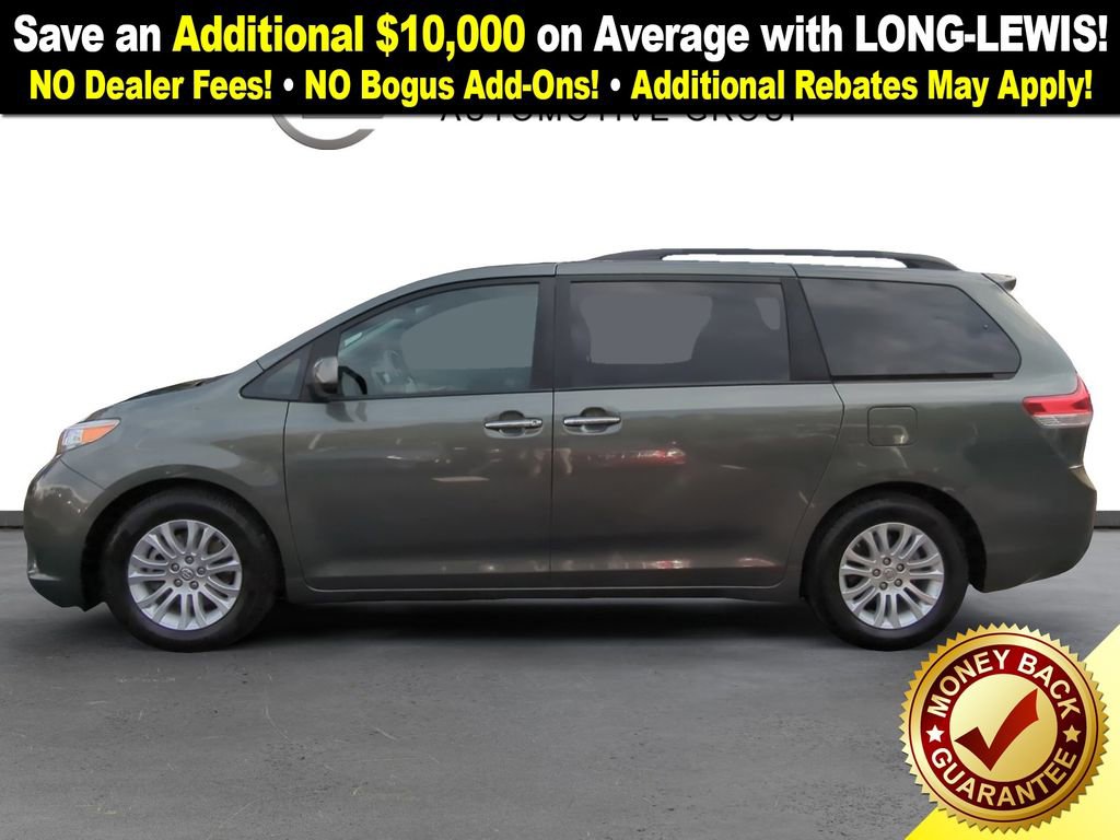 Used 2013 Toyota Sienna XLE image 2