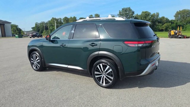 Used 2023 Nissan Pathfinder Platinum AWD/4WD image 5