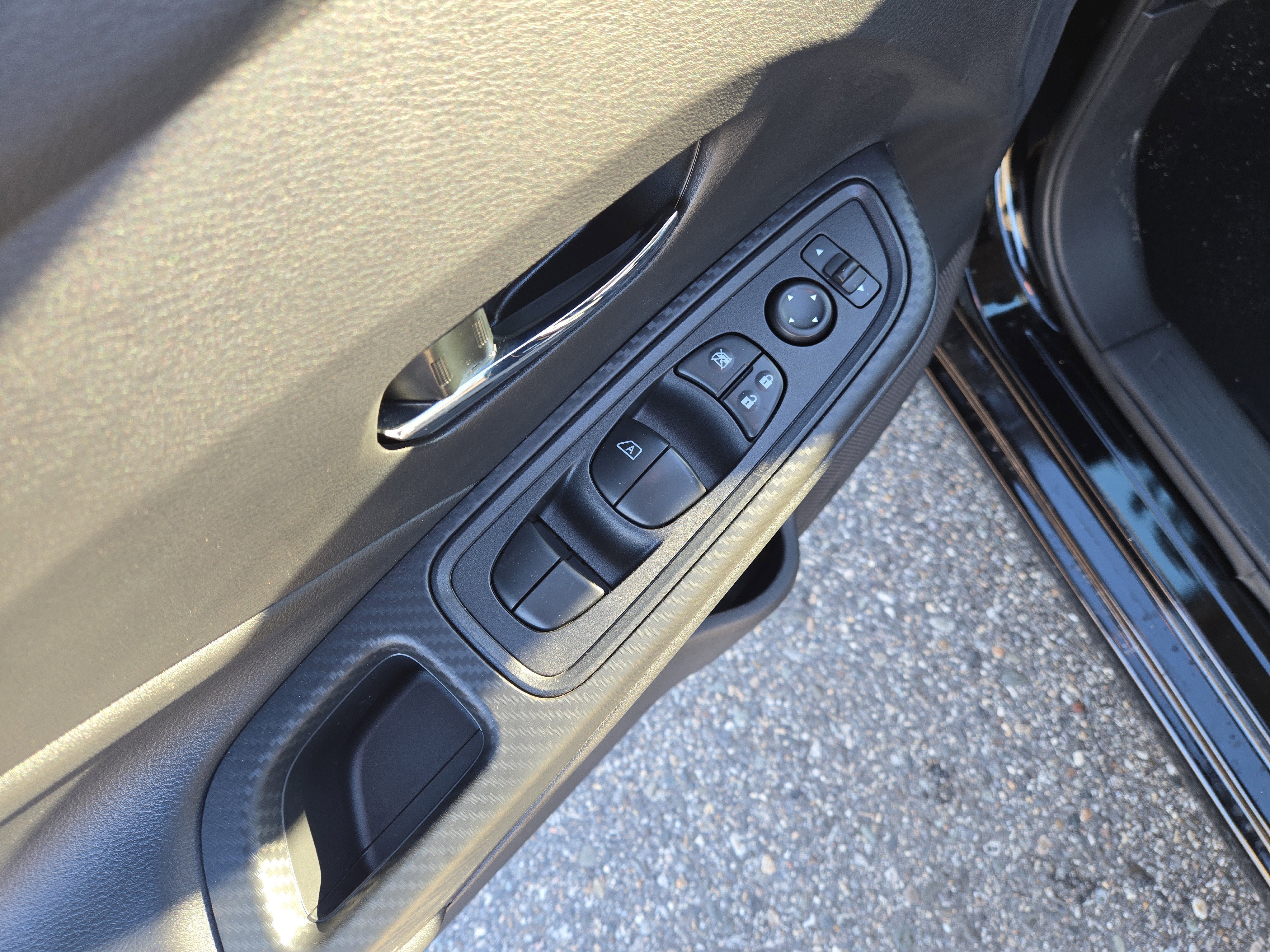 New 2025 Nissan Versa SV w/ Trunk Package FWD image 18