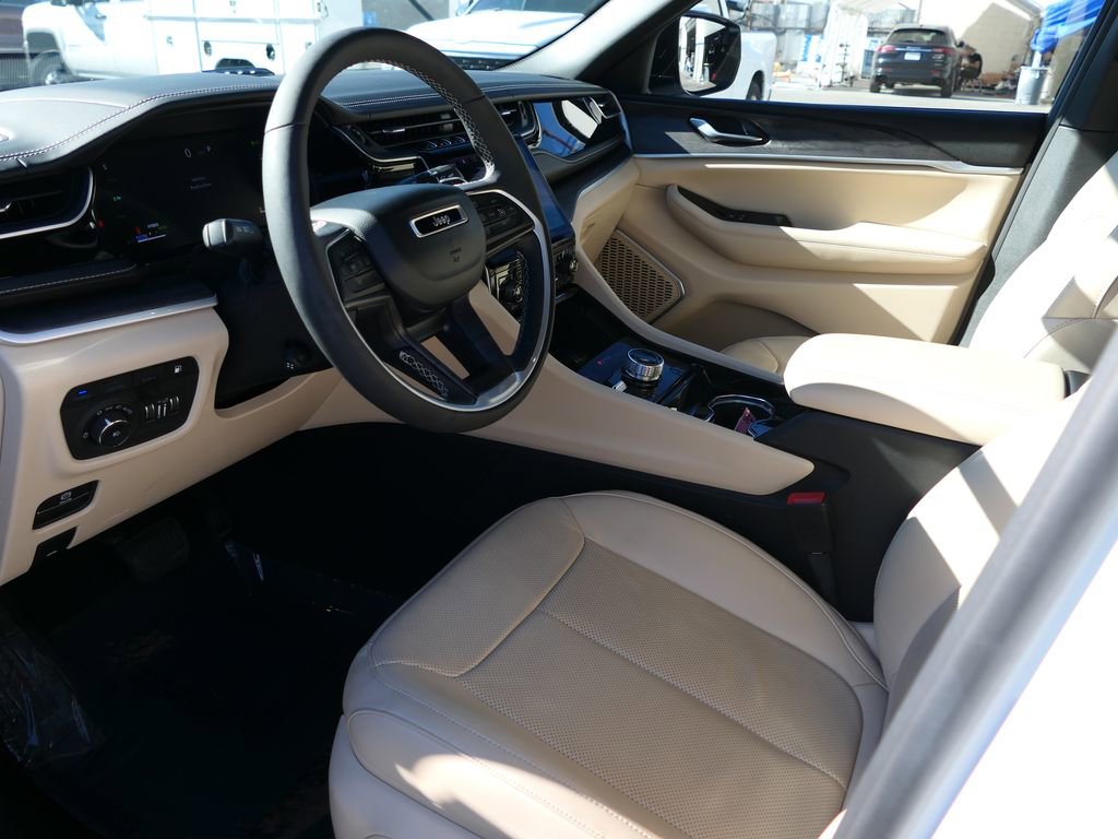 Used 2022 Jeep Grand Cherokee Limited 4xe w/ Luxury Tech Group II image 9