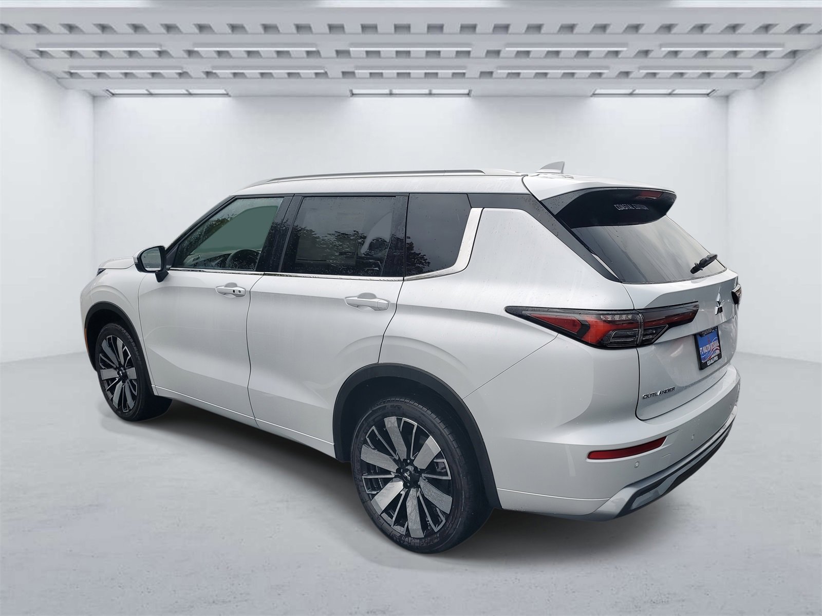 New 2025 Mitsubishi Outlander SEL image 3