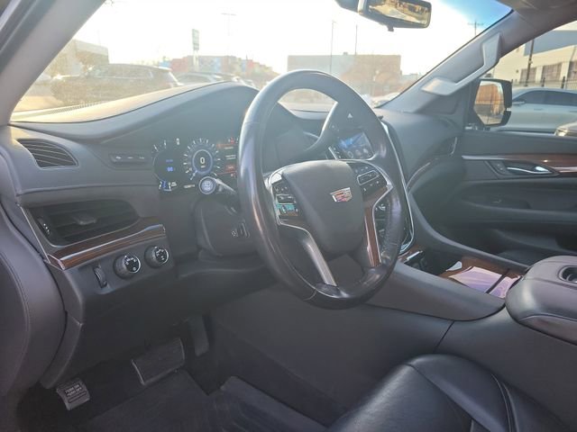 Used 2020 Cadillac Escalade Luxury w/ Escalade Sport Edition image 24