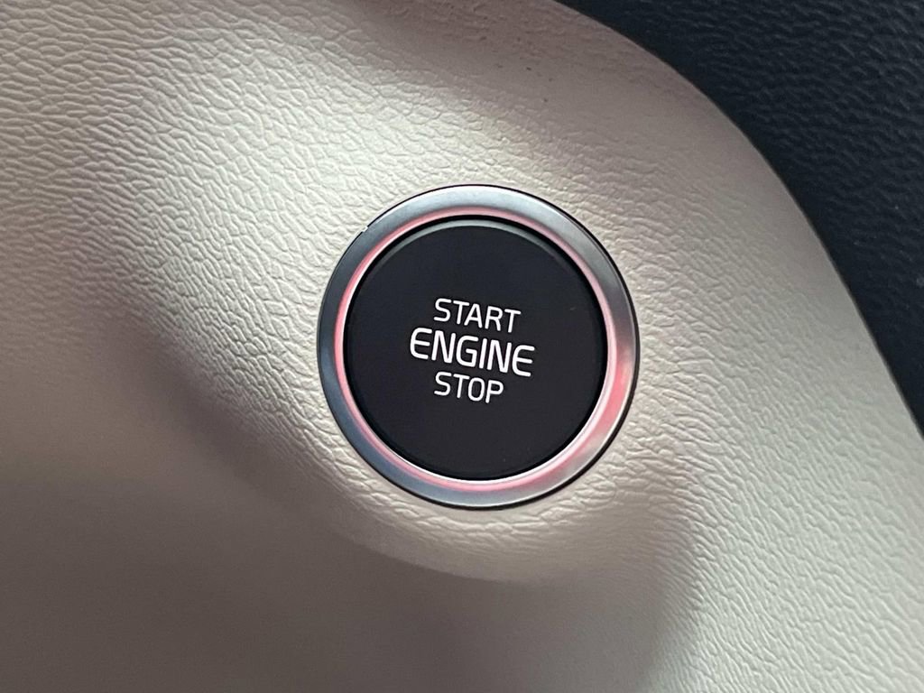 New 2026 Volvo XC40 B5 Ultra w/ Climate Package image 33