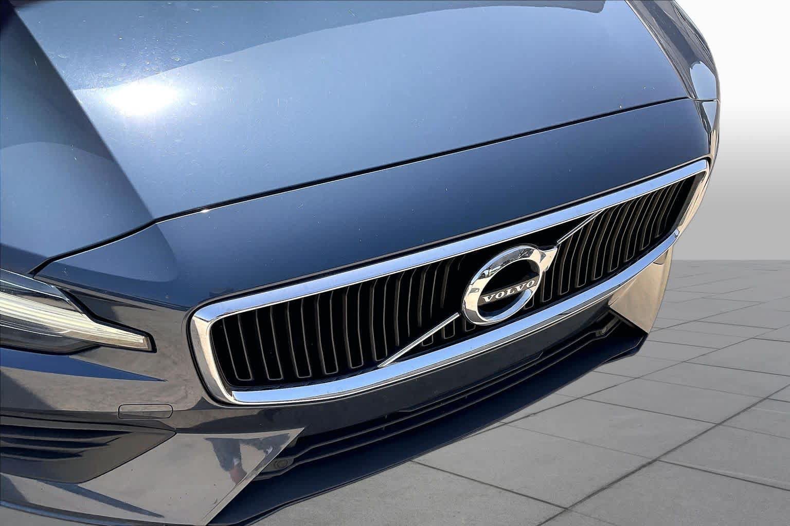Used 2019 Volvo S60 T6 Momentum w/ Multimedia Package AWD/4WD image 30