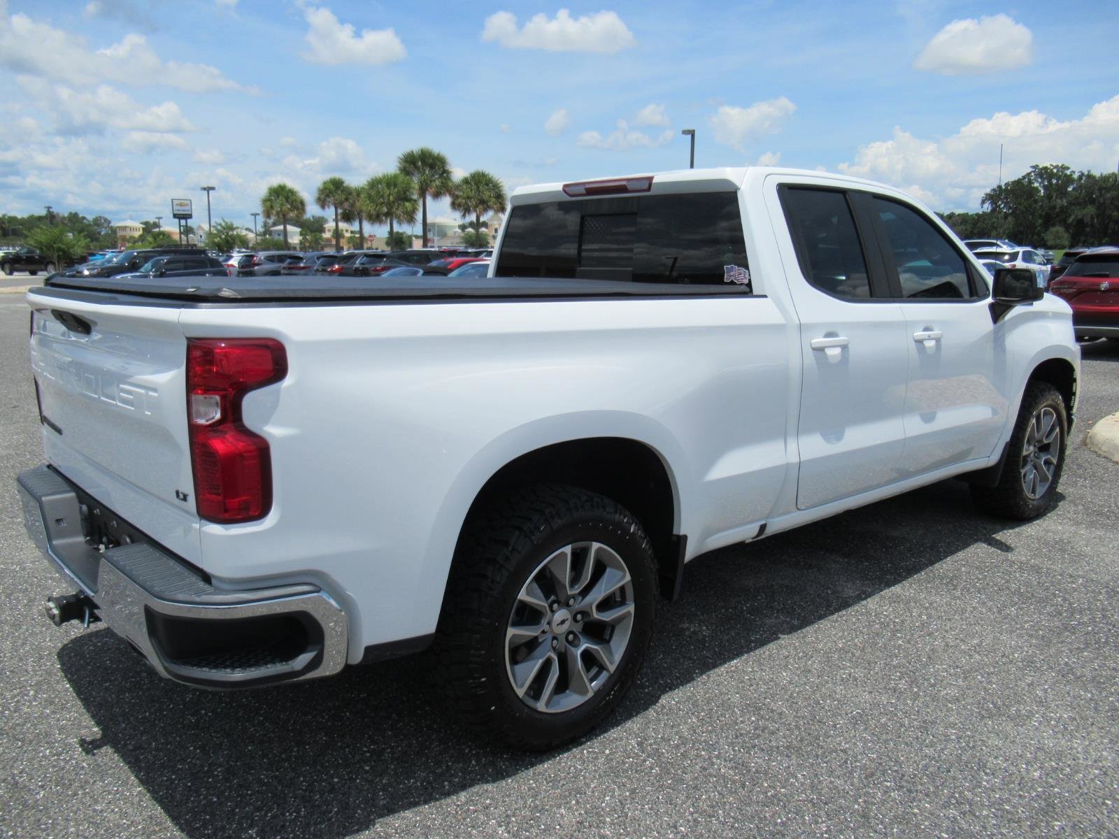 Used 2021 Chevrolet Silverado 1500 LT AWD/4WD image 7