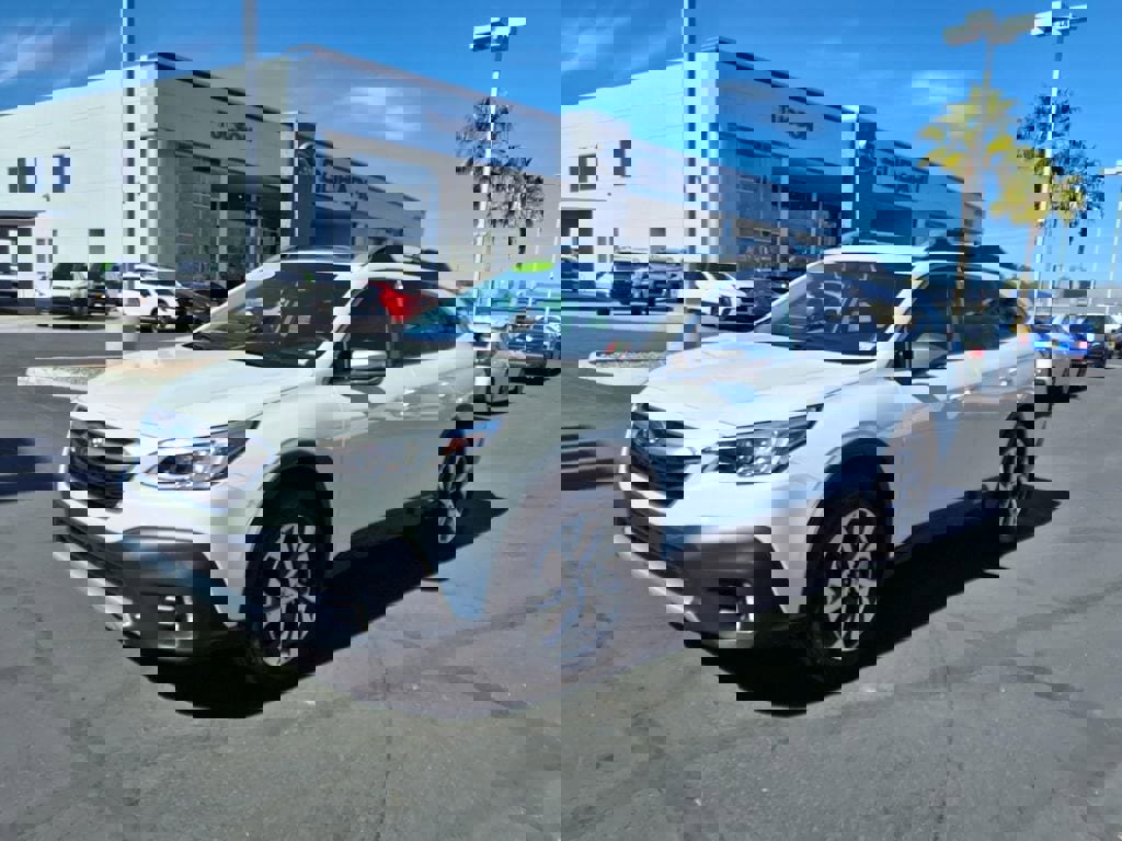 Used 2020 Subaru Outback Touring w/ Popular Package #2 image 9