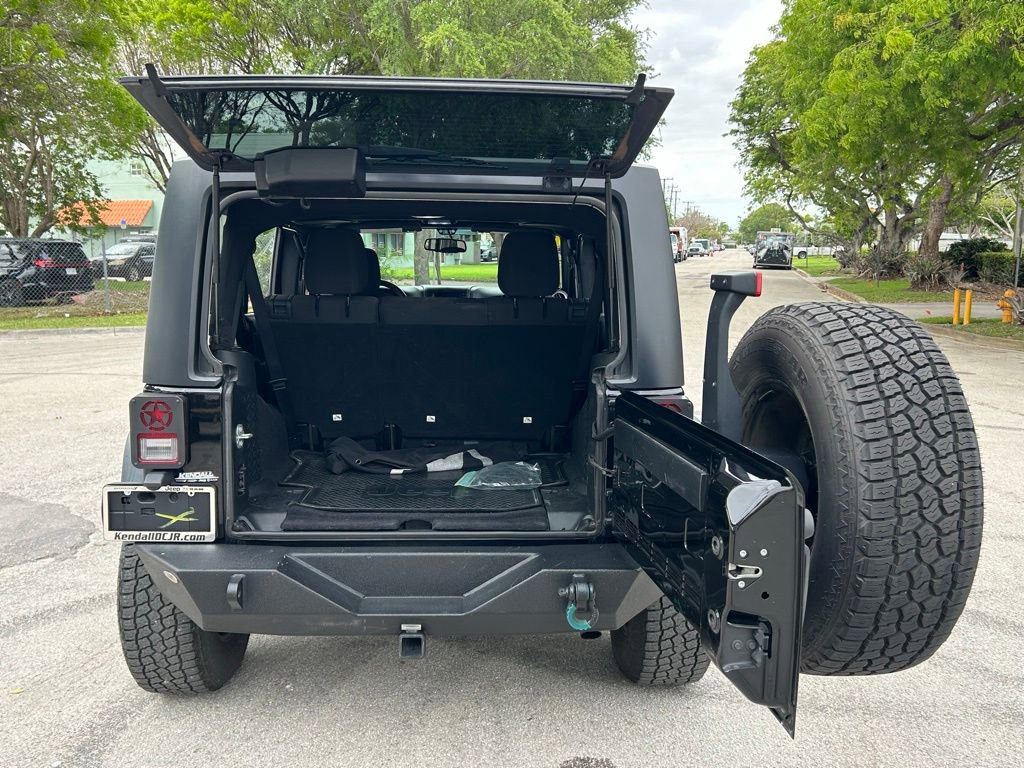 Used 2018 Jeep Wrangler Unlimited Sport S AWD/4WD image 40