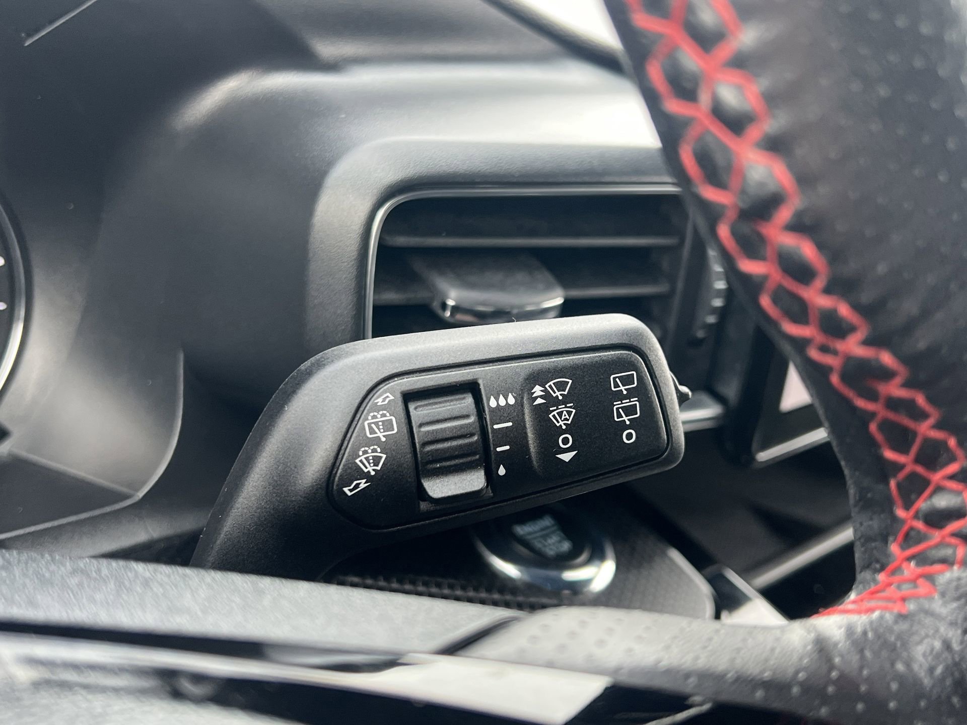 Certified 2023 Ford Explorer ST-Line w/ Class IV Trailer Tow Package image 15