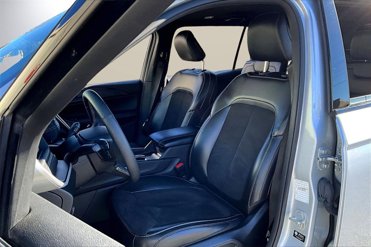 Used 2023 Jeep Grand Cherokee L Laredo image 19